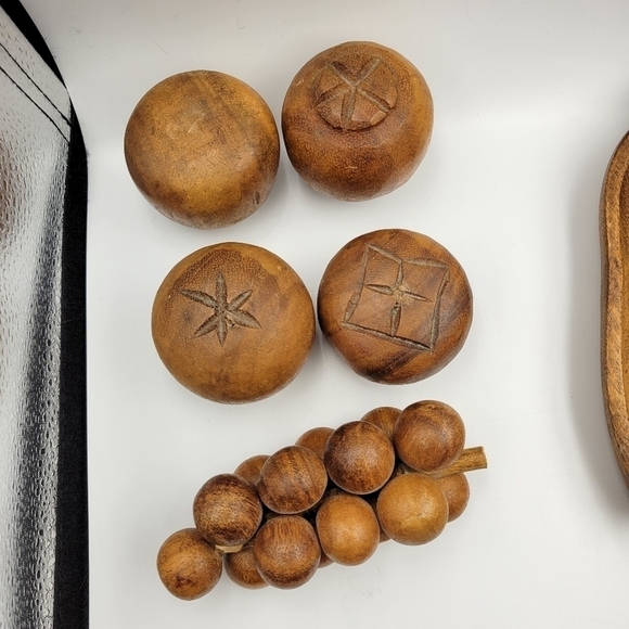 Vintage Monkey Pod Wooden Leaf Bowl with Produce - Made in the Philippines - Picture 3 of 8